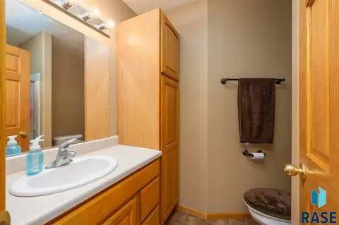 2001 S Purdue Ave, Sioux Falls, SD 57106 photo 12