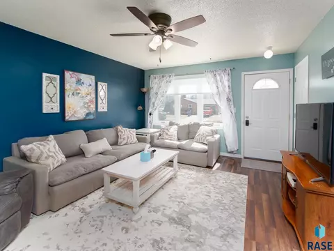 5108 E 16th St, Sioux Falls, SD 57110 photo 3