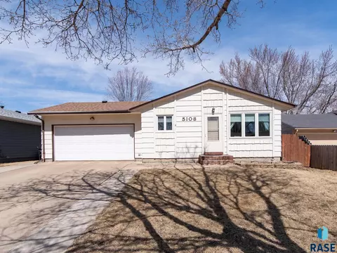 5108 E 16th St, Sioux Falls, SD 57110 photo 1