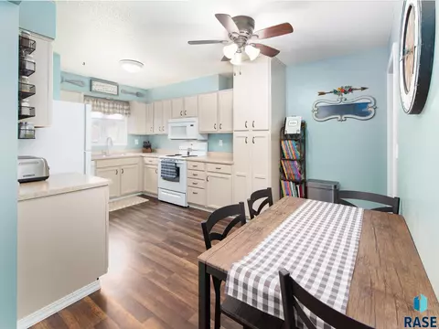 5108 E 16th St, Sioux Falls, SD 57110 photo 5