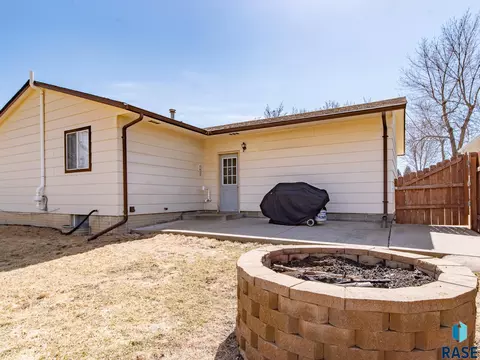 5108 E 16th St, Sioux Falls, SD 57110 photo 17
