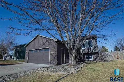 700 N Atkins Dr, Tea, SD 57064 photo 1