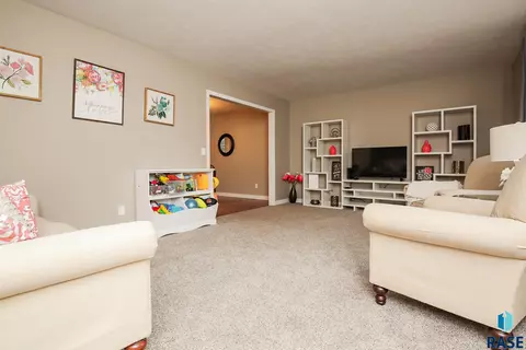 2208 E 54th St, Sioux Falls, SD 57103 photo 18