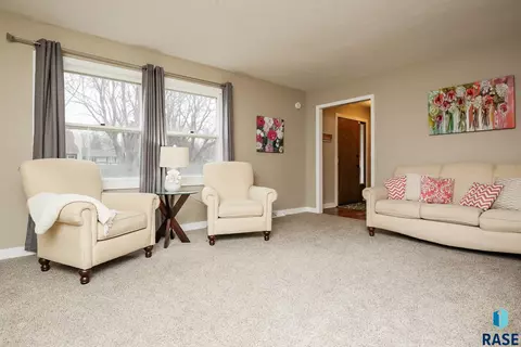 2208 E 54th St, Sioux Falls, SD 57103 photo 16