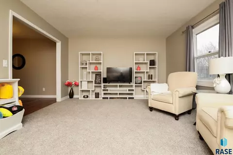 2208 E 54th St, Sioux Falls, SD 57103 photo 15