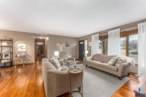500 W Maple St, Tea, SD 57064 photo 16