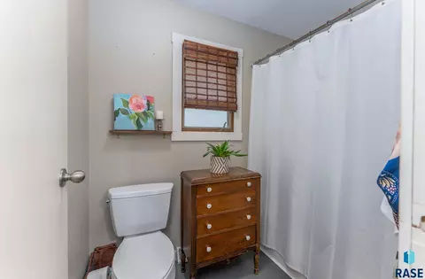 500 W Maple St, Tea, SD 57064 photo 8