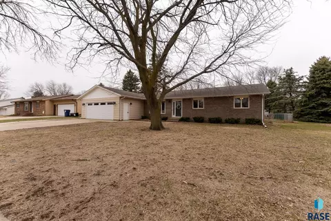 500 W Maple St, Tea, SD 57064 photo 21