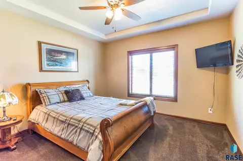 2413 E Baxter Cir, Sioux Falls, SD 57108 photo 19