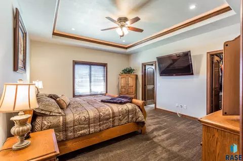 2413 E Baxter Cir, Sioux Falls, SD 57108 photo 13