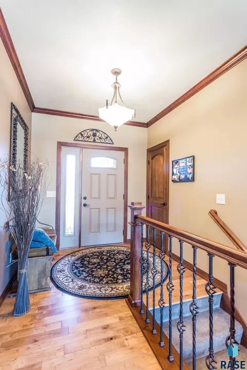 2413 E Baxter Cir, Sioux Falls, SD 57108 photo 4