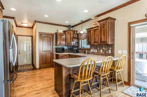2413 E Baxter Cir, Sioux Falls, SD 57108 photo 7