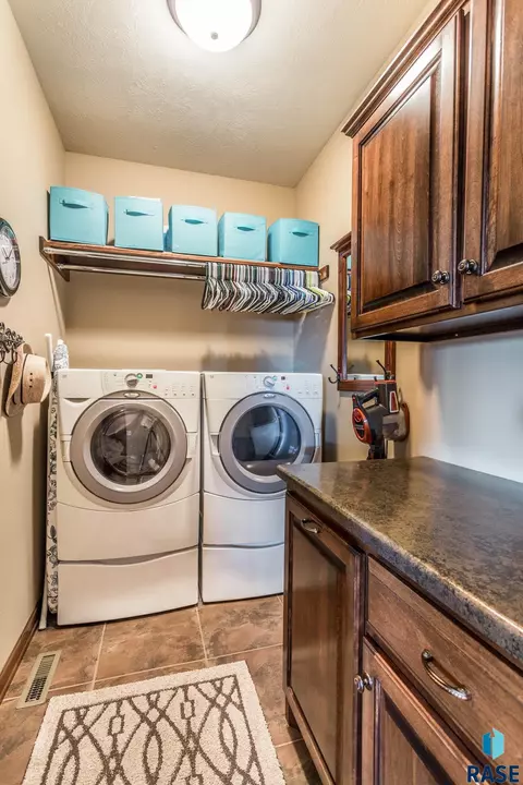 2413 E Baxter Cir, Sioux Falls, SD 57108 photo 20