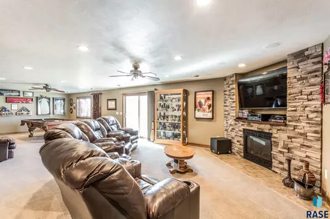 2413 E Baxter Cir, Sioux Falls, SD 57108 photo 22