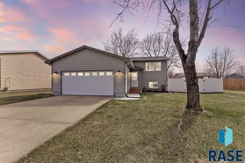 810 N Rose Ave, Tea, SD 57064 photo 1