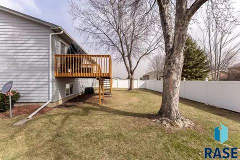 810 N Rose Ave, Tea, SD 57064 photo 21