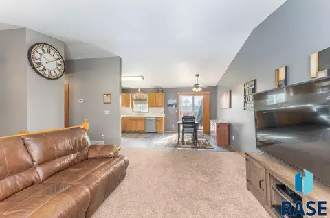 810 N Rose Ave, Tea, SD 57064 photo 3