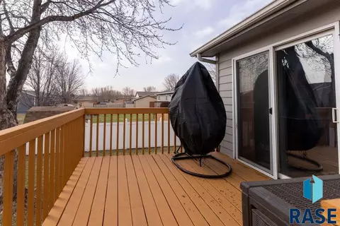 810 N Rose Ave, Tea, SD 57064 photo 17