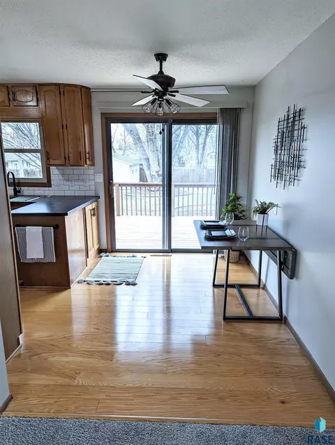 2204 E 1st St, Sioux Falls, SD 57103 photo 5