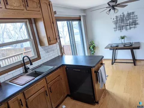 2204 E 1st St, Sioux Falls, SD 57103 photo 10