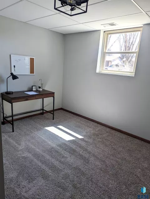 2204 E 1st St, Sioux Falls, SD 57103 photo 24