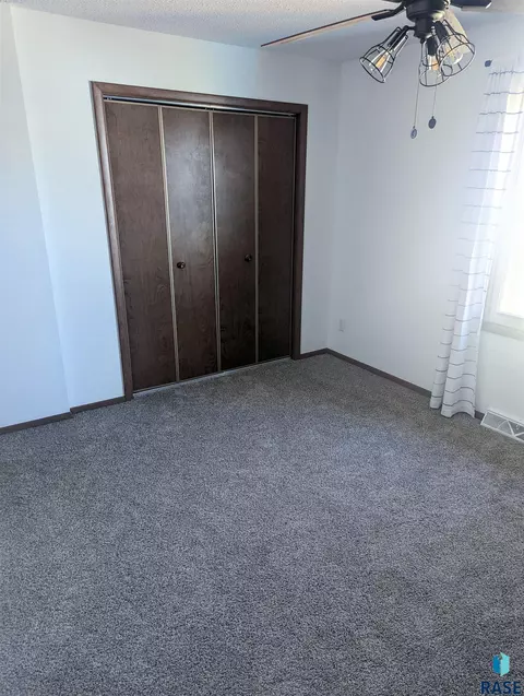 2204 E 1st St, Sioux Falls, SD 57103 photo 14