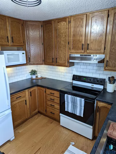 2204 E 1st St, Sioux Falls, SD 57103 photo 8