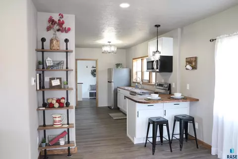 2702 E 12th St, Sioux Falls, SD 57103 photo 4