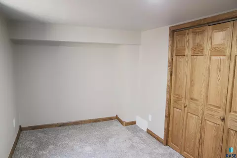 2702 E 12th St, Sioux Falls, SD 57103 photo 13