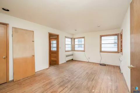 421 N Nesmith Ave, Sioux Falls, SD 57103 photo 10