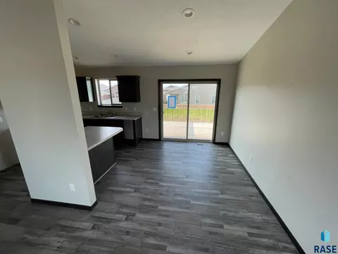 9433 W Liam St, Sioux Falls, SD 57106 photo 3
