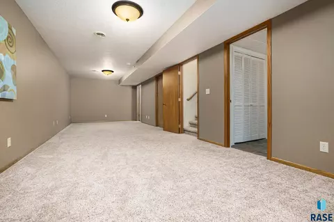 120 NE 5th St, Madison, SD 57042 photo 12