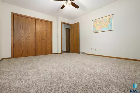 120 NE 5th St, Madison, SD 57042 photo 8