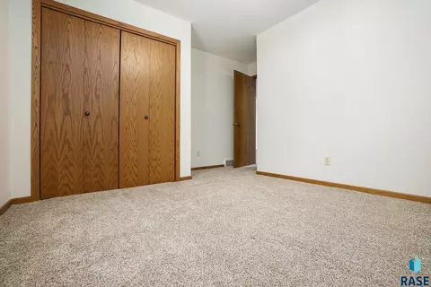 120 NE 5th St, Madison, SD 57042 photo 10