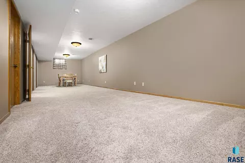 120 NE 5th St, Madison, SD 57042 photo 13