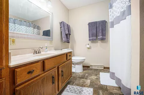 120 NE 5th St, Madison, SD 57042 photo 11