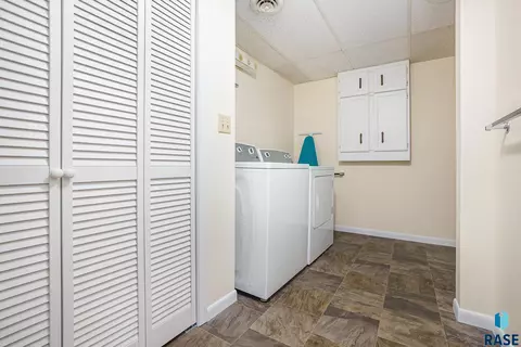 120 NE 5th St, Madison, SD 57042 photo 15