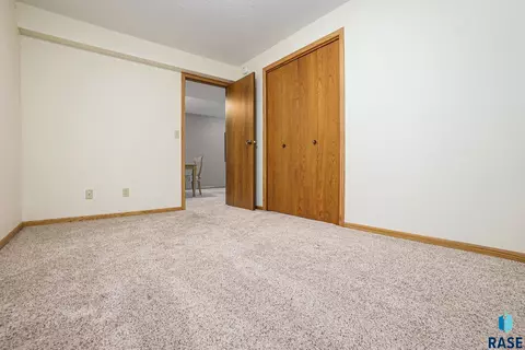 120 NE 5th St, Madison, SD 57042 photo 17