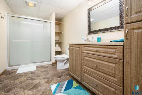 120 NE 5th St, Madison, SD 57042 photo 18