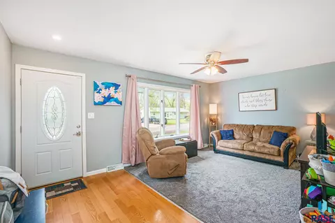 2304 E 13th St, Sioux Falls, SD 57103 photo 5