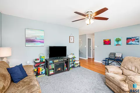 2304 E 13th St, Sioux Falls, SD 57103 photo 6