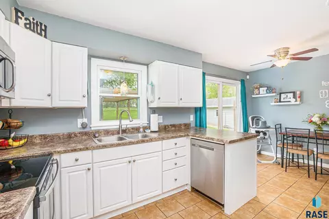 2304 E 13th St, Sioux Falls, SD 57103 photo 10