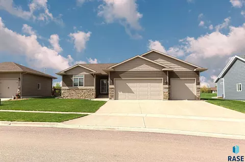 2608 E Palmer St, Brandon, SD 57005 photo 1