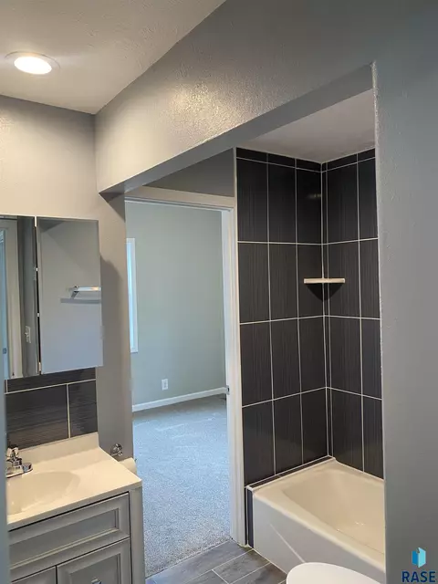 310 W Mcclellan St, Sioux Falls, SD 57104 photo 16