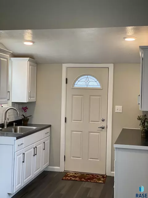 310 W Mcclellan St, Sioux Falls, SD 57104 photo 8