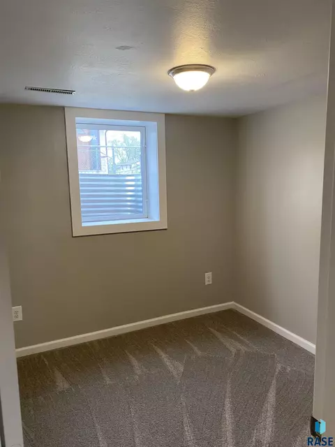 310 W Mcclellan St, Sioux Falls, SD 57104 photo 19