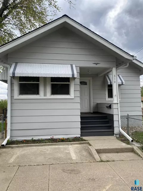 310 W Mcclellan St, Sioux Falls, SD 57104 photo 1