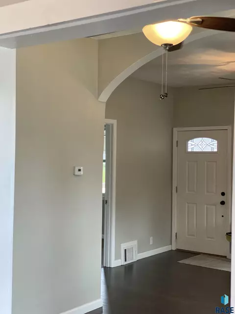 310 W Mcclellan St, Sioux Falls, SD 57104 photo 6