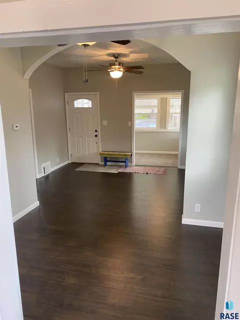 310 W Mcclellan St, Sioux Falls, SD 57104 photo 5