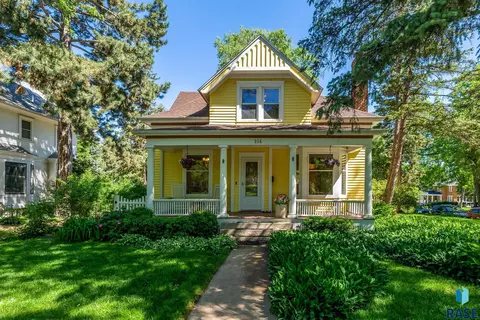 114 E 20th St, Sioux Falls, SD 57105 photo 1